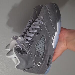 Brand new ds jordan 5 retro wolf grey size 5 gradeschool.